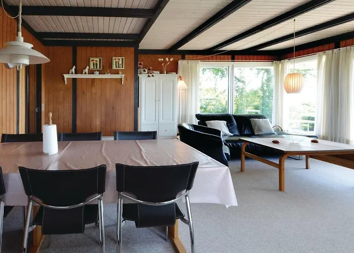 Three-bedroom In Hurup Thy * Doverodde